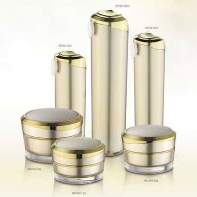 Un bon prix. Bouteilles de crème acrylique carré doré Bouteilles d'emballage cosmétique WDA1-50g-a 72.5*62mm en ligne
